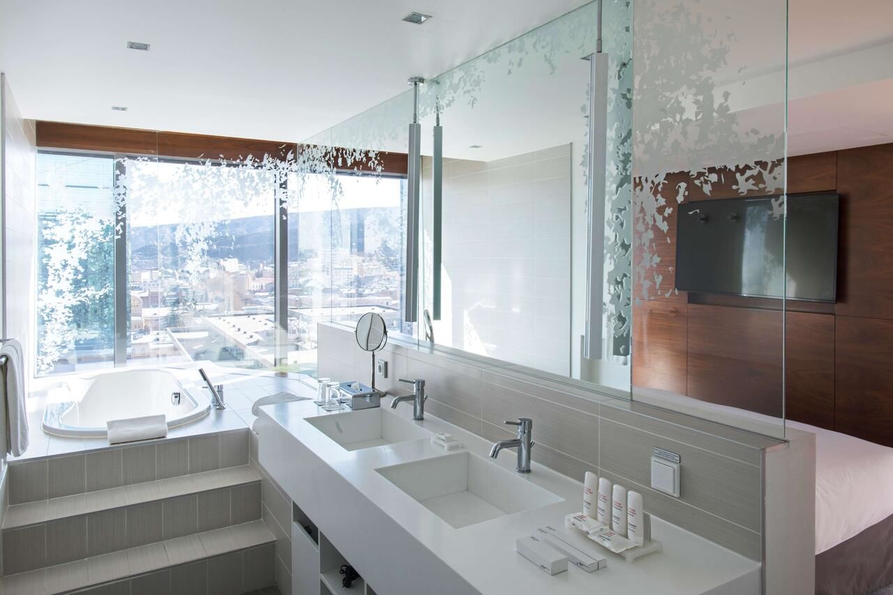 Отель Radisson Blu Iveria Hotel Тбилиси