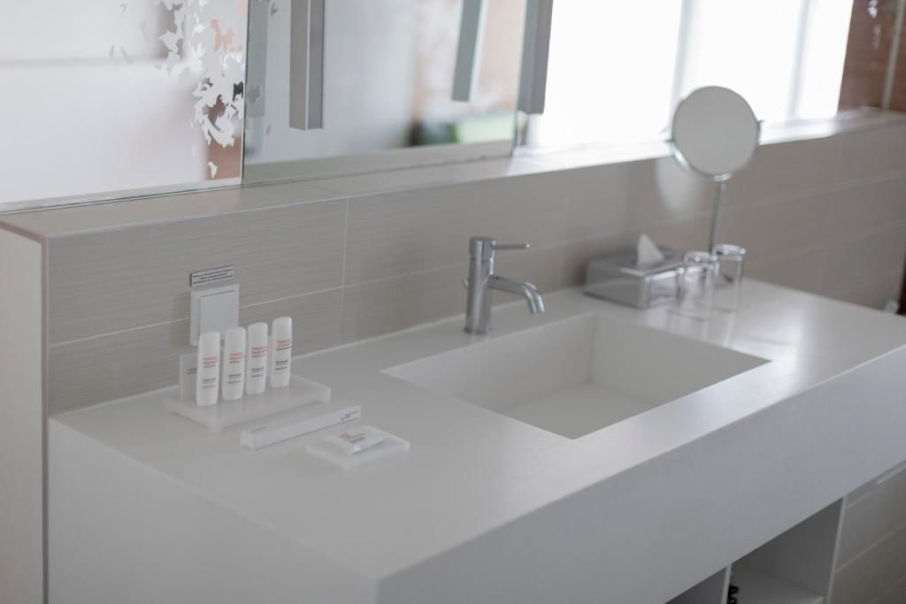 Отель Radisson Blu Iveria Hotel Тбилиси