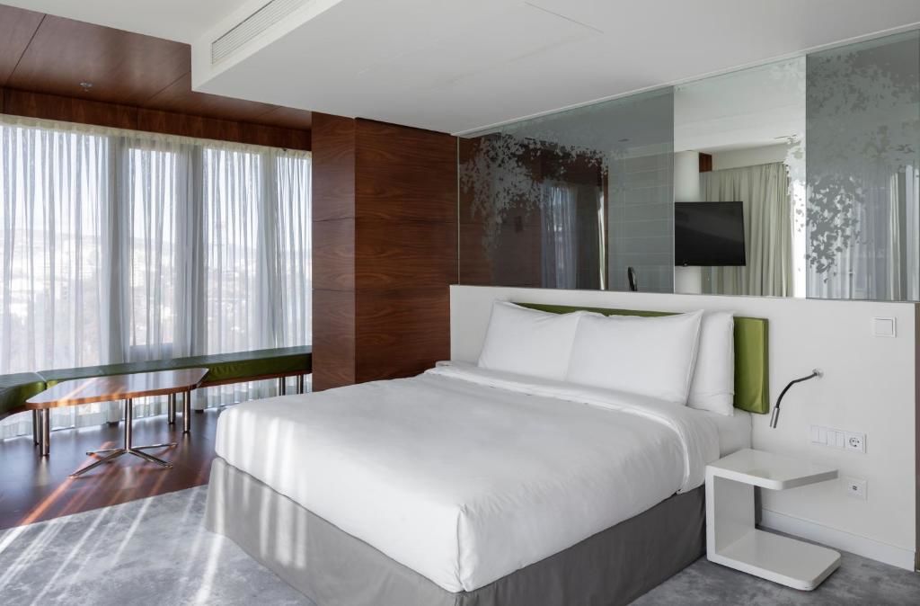 Отель Radisson Blu Iveria Hotel Тбилиси