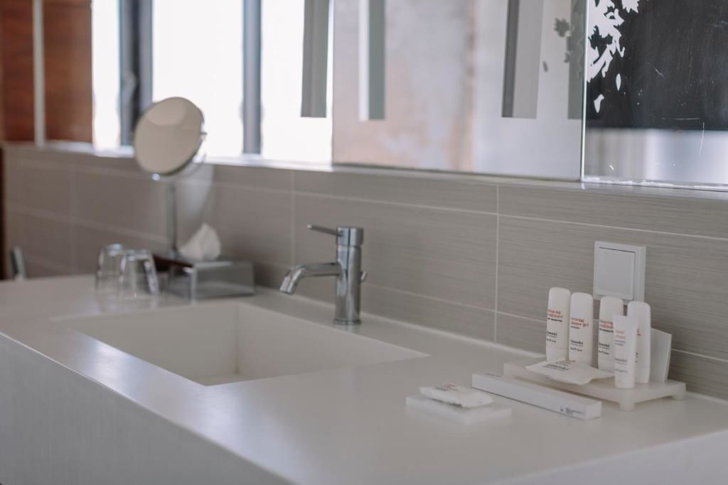 Отель Radisson Blu Iveria Hotel Тбилиси