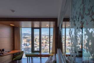 Отель Radisson Blu Iveria Hotel Тбилиси Улучшенный номер с видом на город - Верхний этаж-2