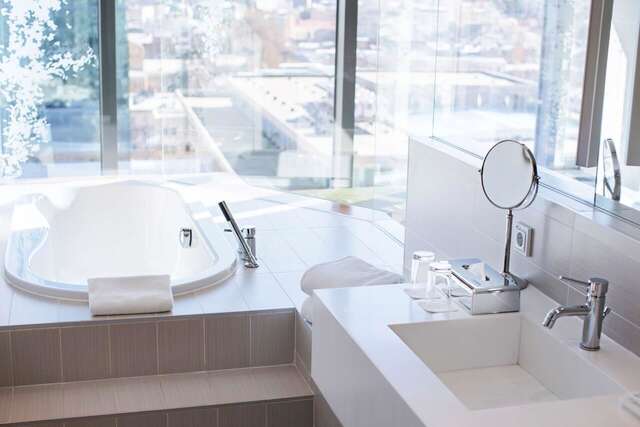 Отель Radisson Blu Iveria Hotel Тбилиси-9